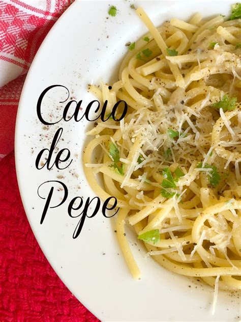  Cacio e Pepe: ¡Un plato romano que captura la esencia de la simplicidad al máximo!